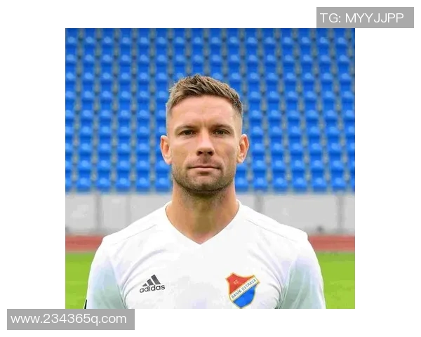 福建足球之光：揭晓最强足球明星名单及成就回顾